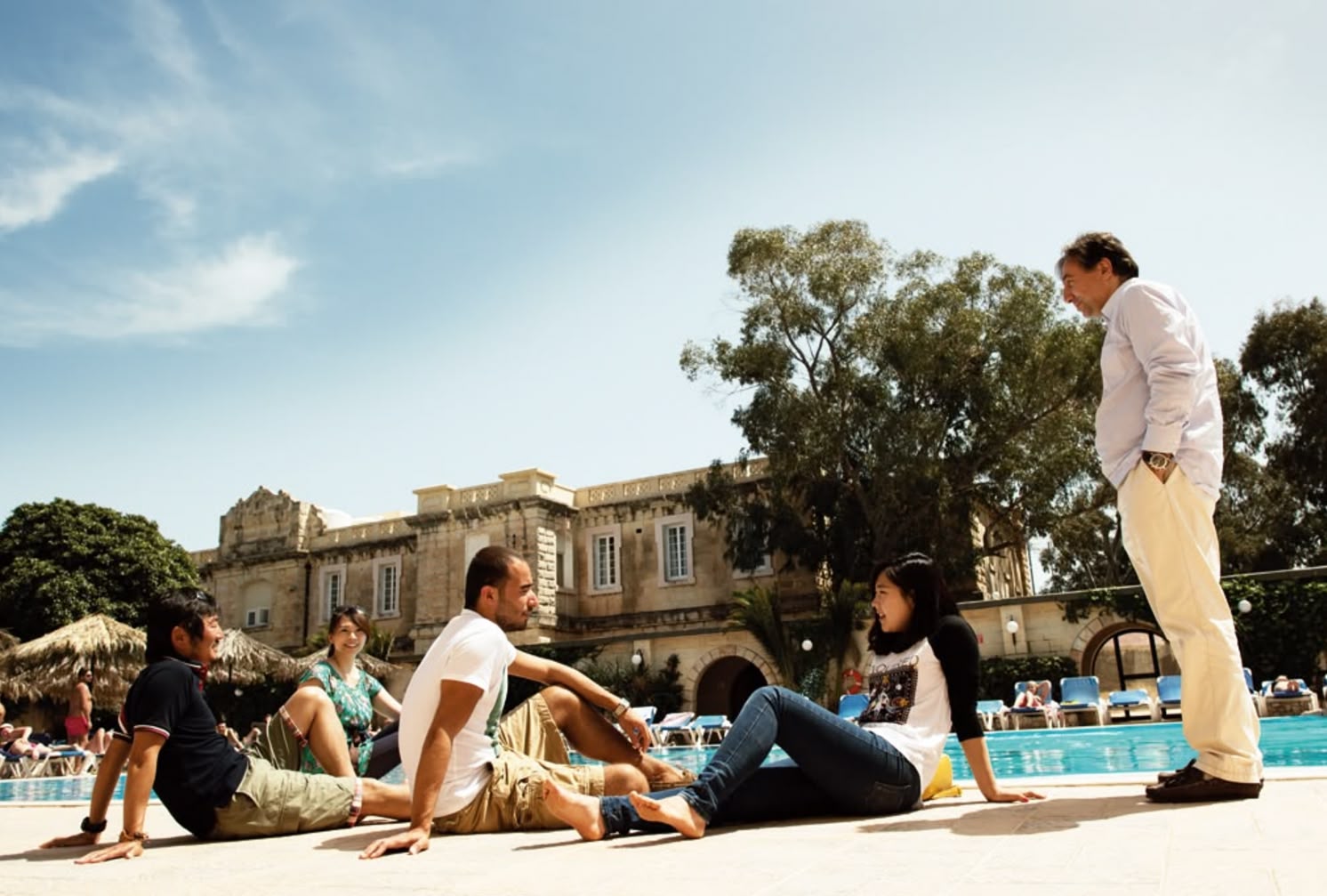 Englisch Sprachkurs bei gutem Wetter geht vor allem auf Malta. Lerne dort typische englische Redewendungen.