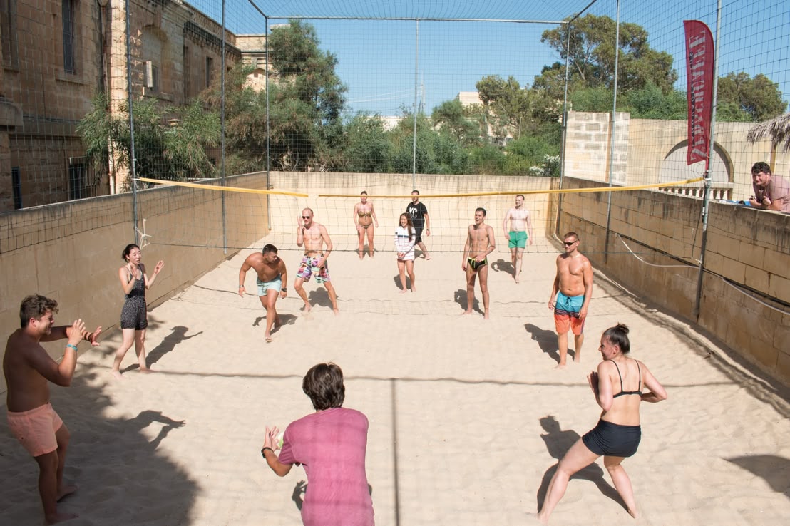 Unser Beachvolleyball Platz am Malta Campus.